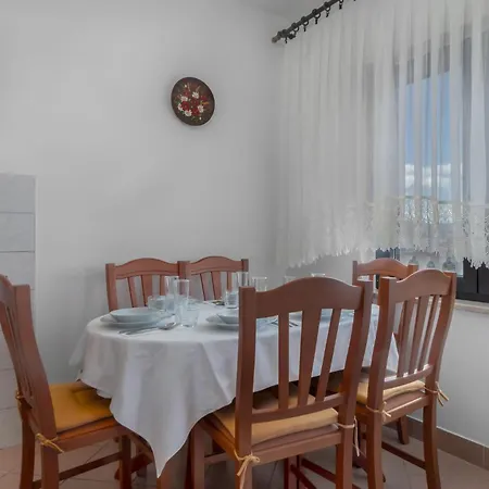 3 Bedroom Awesome Apartment In Novi Vinodolski Exterior photo