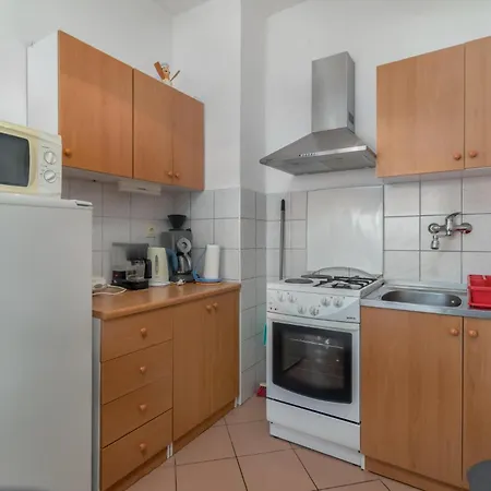 3 Bedroom Awesome Apartment In Novi Vinodolski Exterior photo