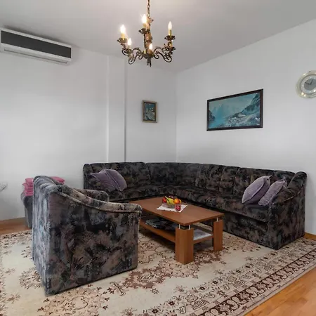 3 Bedroom Awesome Apartment In Novi Vinodolski Exterior photo