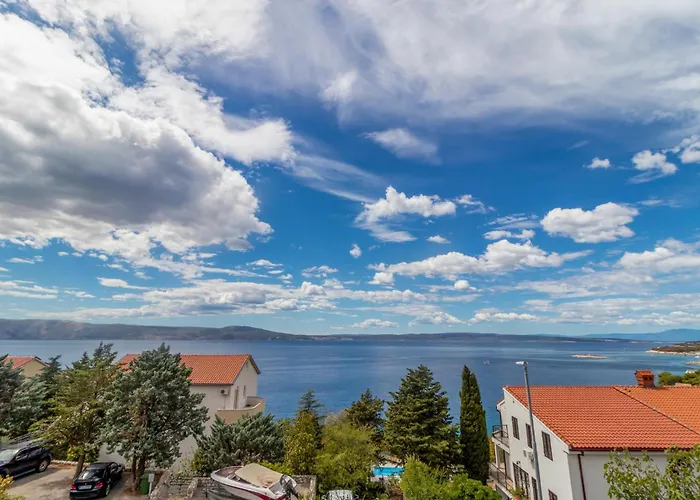 3 Bedroom Awesome Apartment In Novi Vinodolski