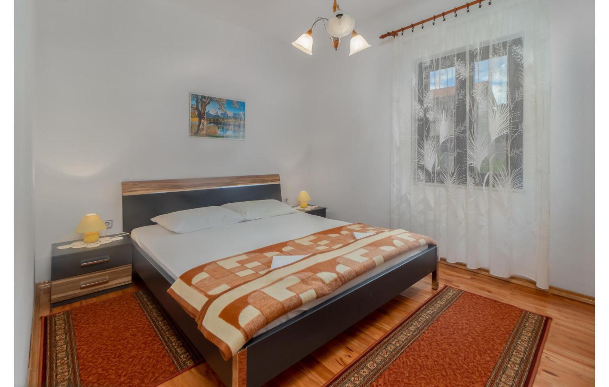 Apartment 3 Bedroom Awesome In *
