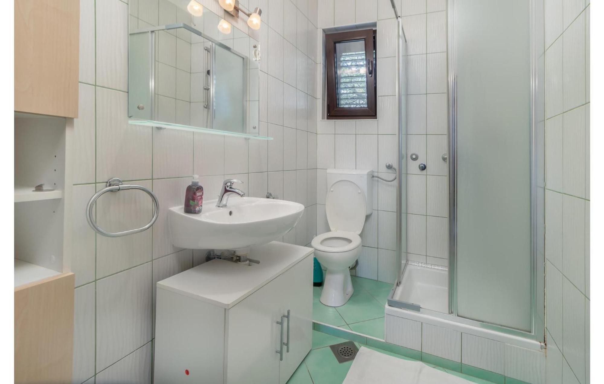 3 Bedroom Awesome In Novi Vinodolski