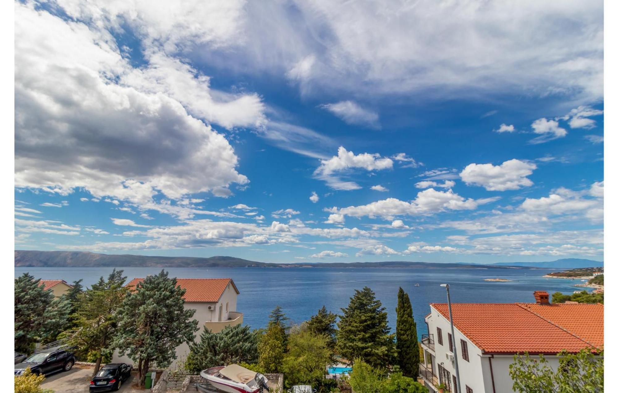 Apartment 3 Bedroom Awesome In *