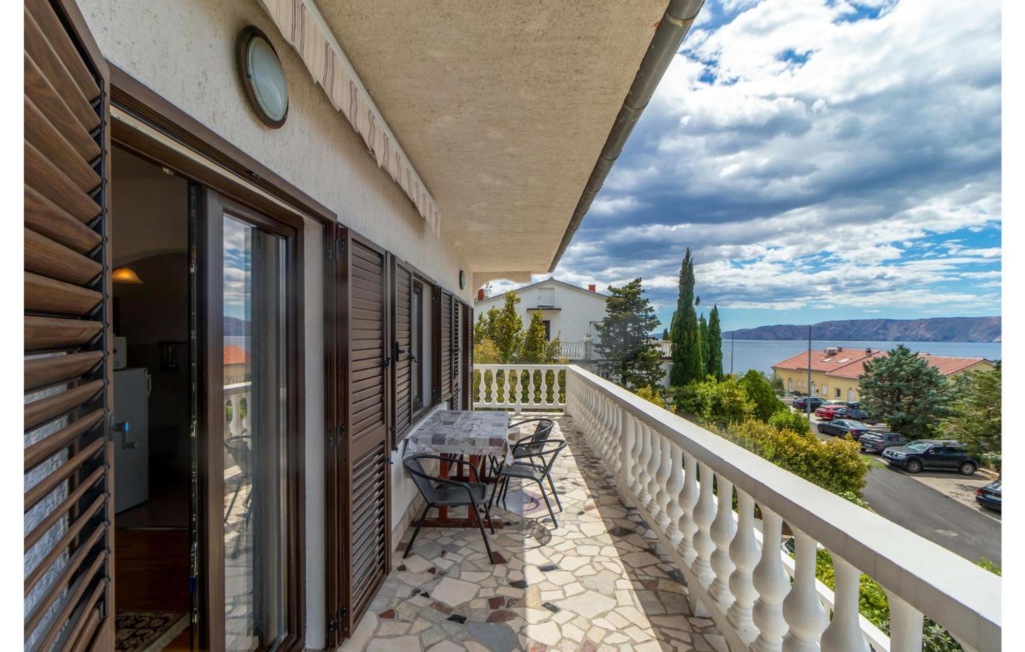 3 Bedroom Awesome In Novi Vinodolski