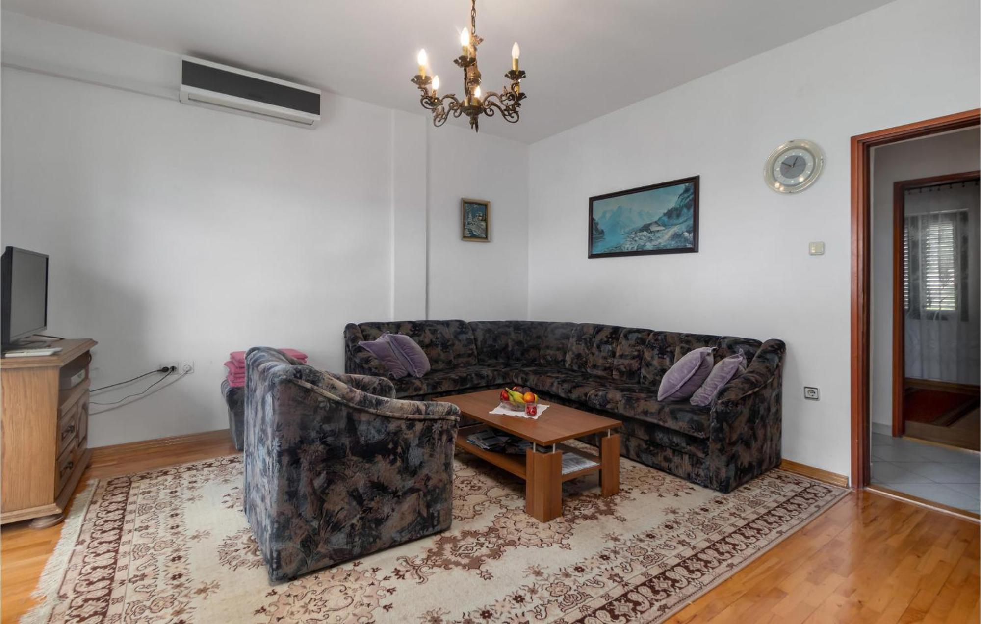 3 Bedroom Awesome In